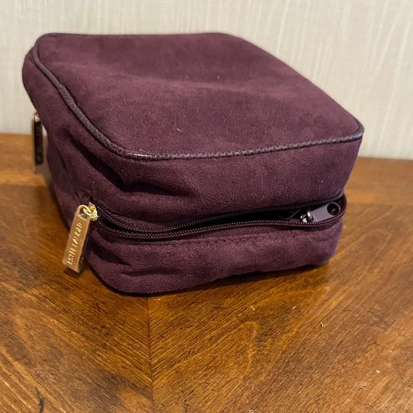 Estee Lauder Plum Cosmetic Case with Gold Accents - Picture 6 of 6